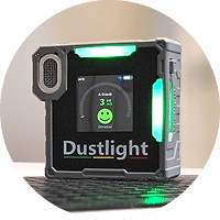Dustlight Feinstaubampel Echtzeit Feinstaubmessung am Arbeitsplatz Feinstaub Schweißrauch Dieselruss messen Holzstaub überwachen Echtzeit Messung Latai personengetragen SIFA Schreinerei Schreiner Tischler Werkstatt Industrie Ampelsystem Photometrisch Aerosol- und Staubbelastungen