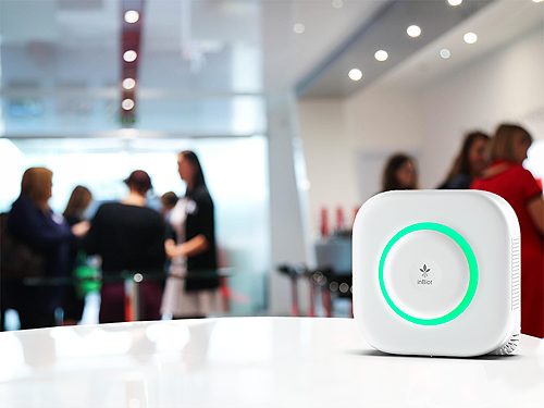 inBiot MICA WELL ist ein intelligenter Monitor, der kontinuierlich die Raumluftqualität misst. Dieses Gerät kann bis zu 12 Parameter messen: Temperatur, Luftfeuchtigkeit, Kohlendioxid (CO2), flüchtige organische Verbindungen (TVOC), Schwebeteilchen (PM10, PM4.0, PM2.5 und PM1.0), Formaldehyd, Ozon (O3), Stickstoffdioxid (NO2) und Kohlenmonoxid (CO).